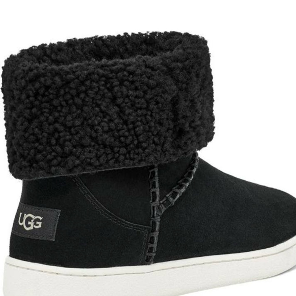 ❌SOLD ❌Black , UGG Mika faux shearling cuff boots